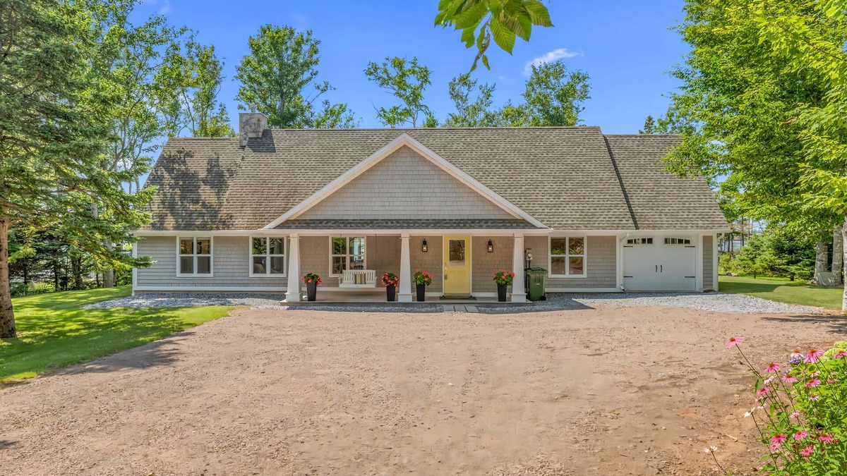 Bayview House | Seawood Shores in Cavendish