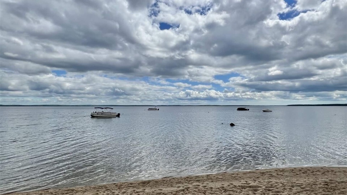 Sebago House | SEBAGO LAKE ACCESS TO SANDY BEACH