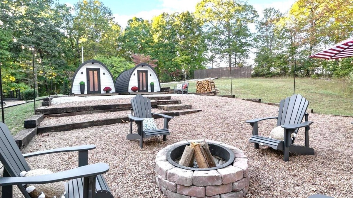 White Bluff House | Secluded 10-Acre Retreat, 2 Properties w/in 5 min walk of each other - Sleeps 14