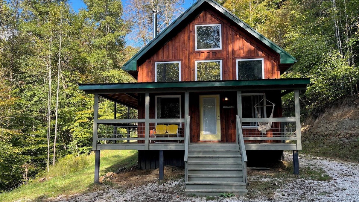 Campton Cabin | Secluded 12-Acre Retreat w/Hot Tub, Mountain Views, Arcade - Red River Gorge