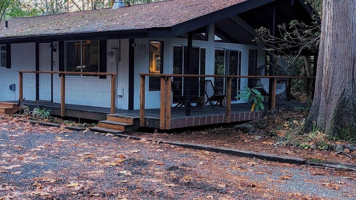 Hoodsport Cabin | Secluded 2BR Forest Lake Retreat with Hot Tub