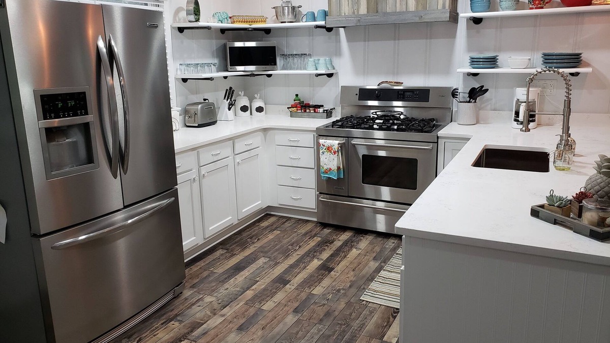 Guntersville House | Secluded 3 bedrm renovated home w/pool walking distance to Lake & sunset trail