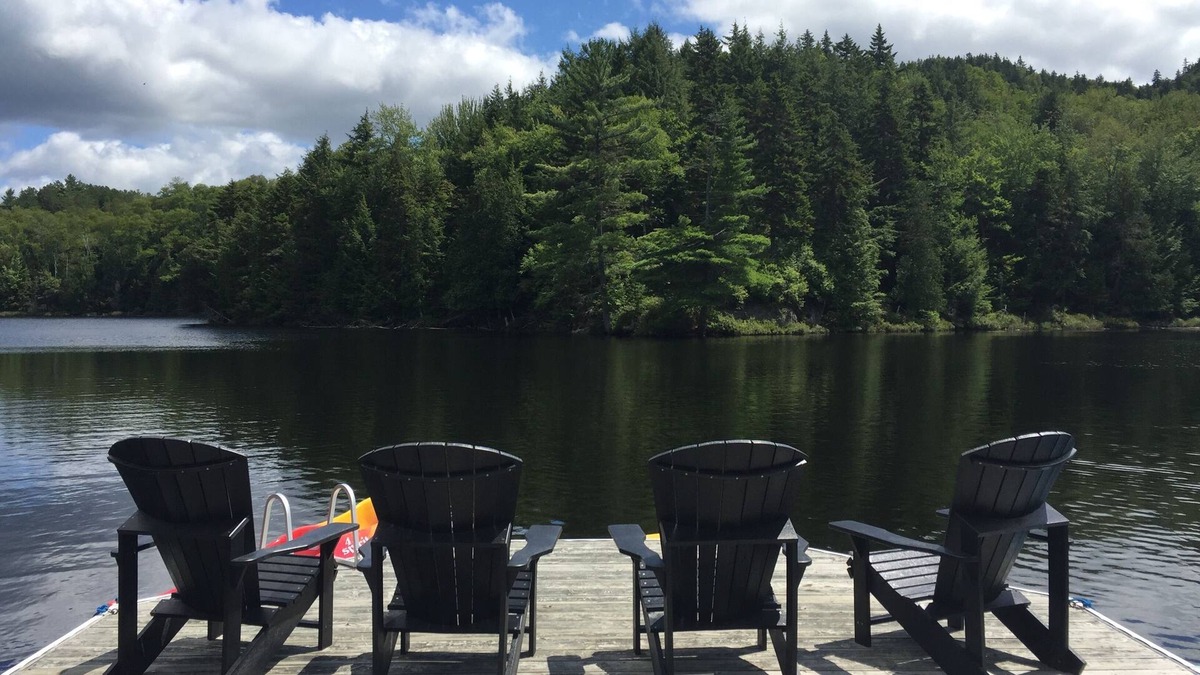 La Conception House | SECLUDED 4 STAR TREMBLANT CHALET SLEEPS 18 / 230 ACRES 2 PRIVATE LAKES