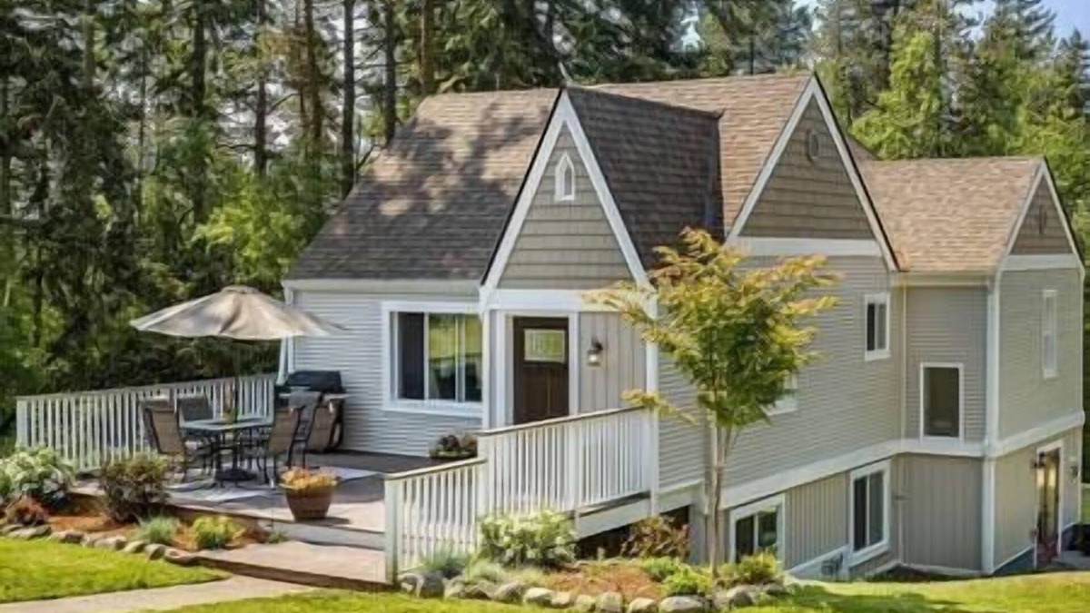 Friday Harbor House | Secluded 4BR Retreat | Wellness, Hot Tub & Pet Friendly