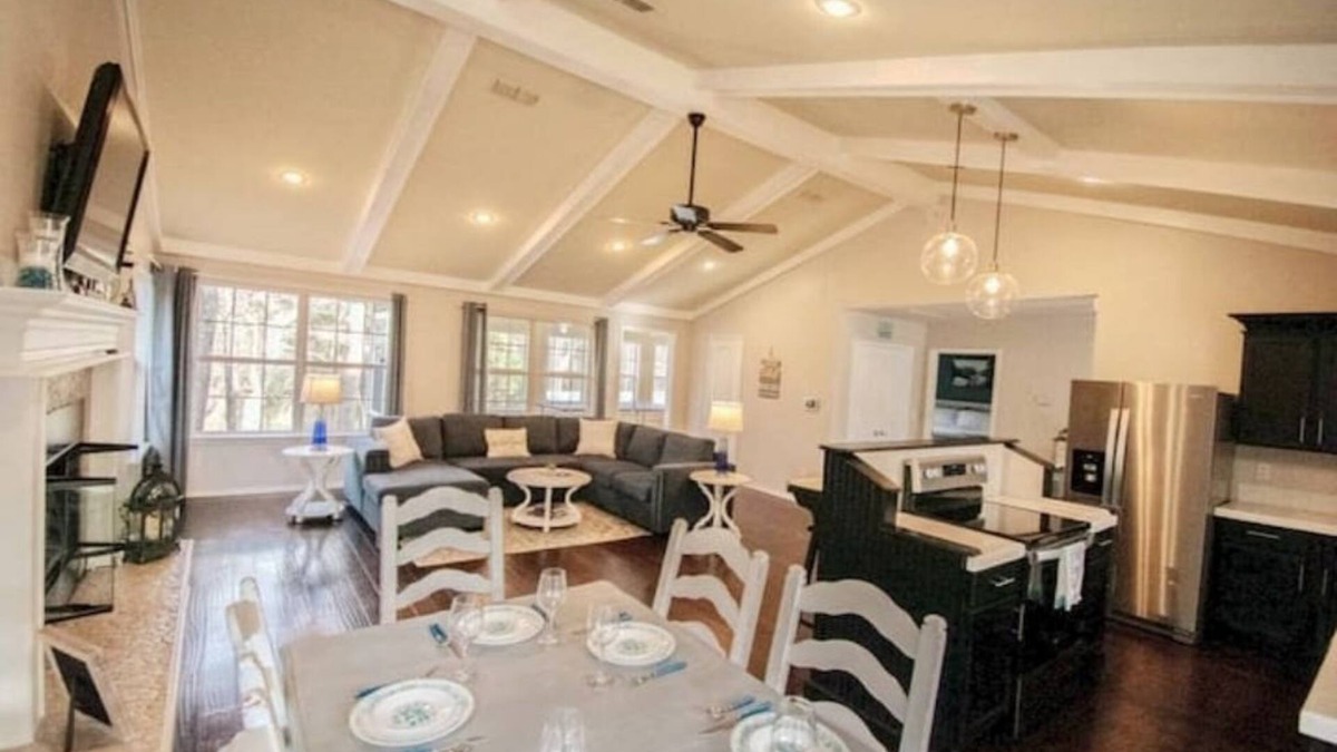 Pottsboro House | Secluded 5 Bed Cottage on Lake Texoma, Pet Friendly