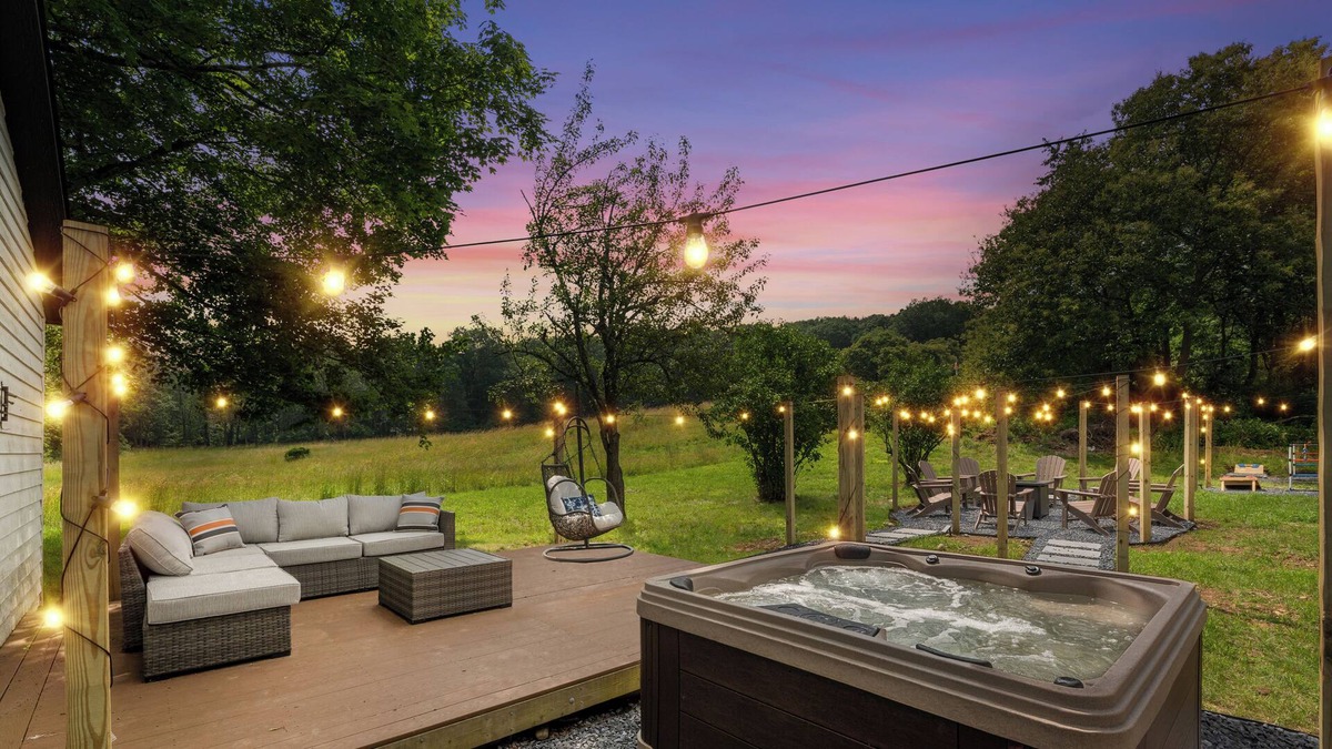 East Stroudsburg Villa | Secluded 5-Bed Poconos Oasis with Hot Tub