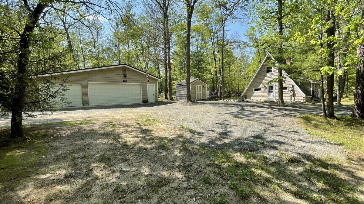 Wellston House | Secluded A frame on 5 acres adjoining national forest land near Pine River