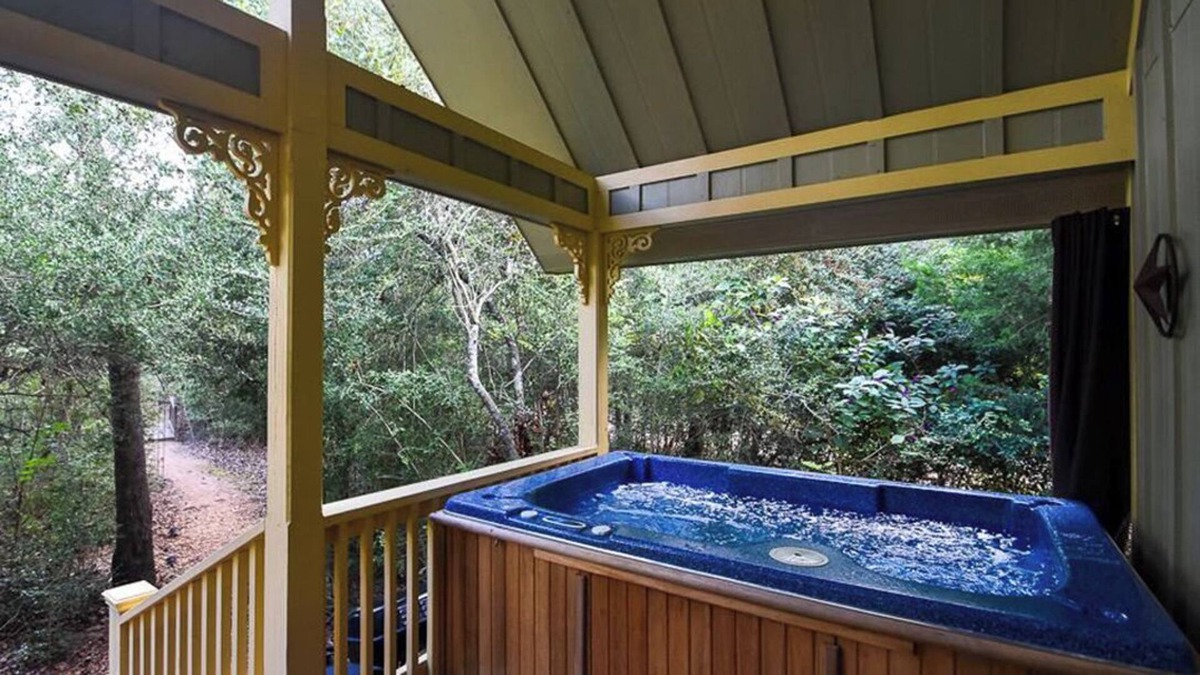 Brenham Cabin | Secluded and Cozy Romantic Cabin with Hot Tub at Scenic Hill Retreat