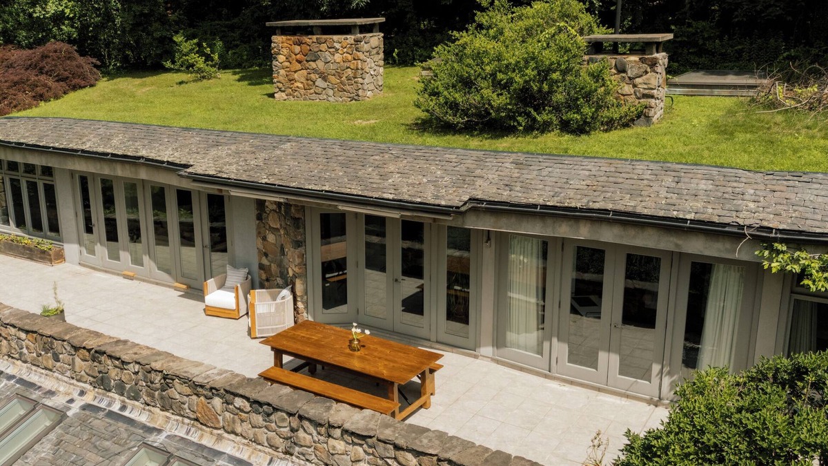 Roxbury House | Secluded Architectural gem in the heart of Roxbury - Modern, Chic & Dreamy Pool
