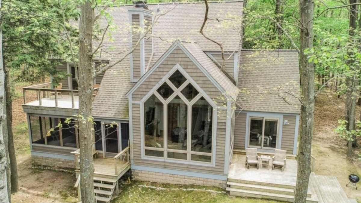 Manistee House | Secluded Beach-house on Lake Michigan