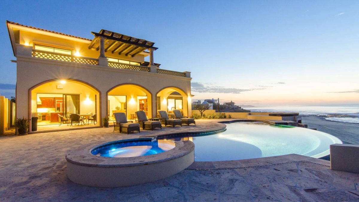 La Fortuna Villa | SECLUDED BEACHFRONT HOME - Close to Shipwreck's Surf Beach!