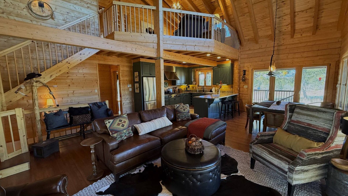 Durango Cabin | Secluded Cabin w/Views, Game Room, Full Kitchen, Wifi