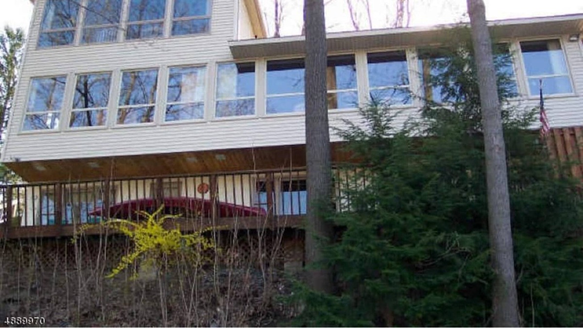 Finesville House | Secluded Chalet Waterfront Pohatcong 1 hr to NYC