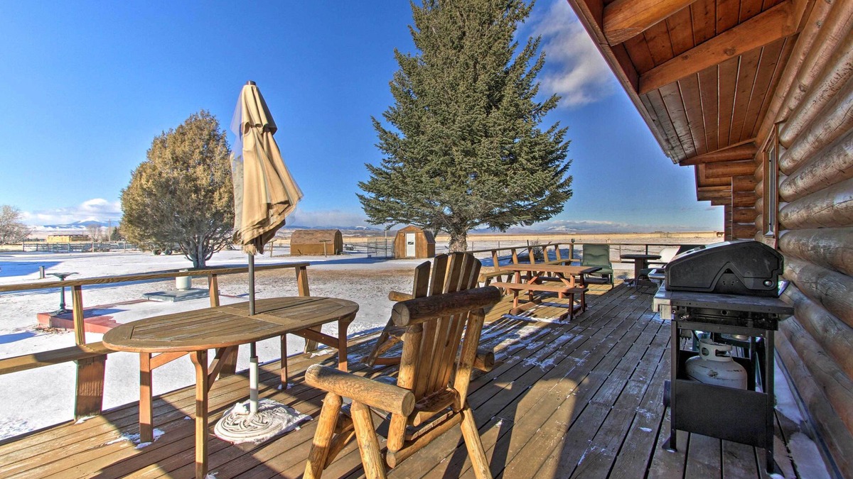 Dillon House | Secluded Dillon Home w/Private Hot Tub + Deck!
