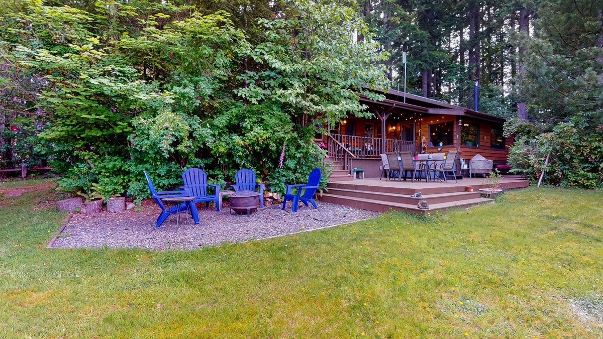 Port Orchard Cabin | Secluded dog-friendly home with private hot tub, firepit, deck, wood fireplace