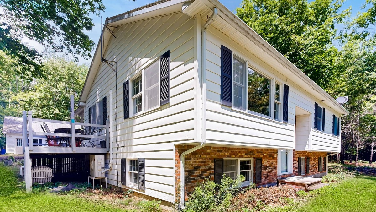 Readfield House | Secluded escape with three beaches, lake access, grill & fast WiFi - dogs OK
