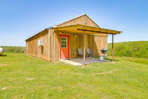 Everton House | Secluded Everton Retreat with Ozark Mountain Views!