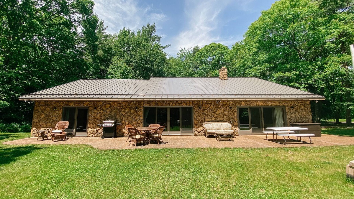 New Era House | Secluded Family- and Pet-Friendly Cottage
