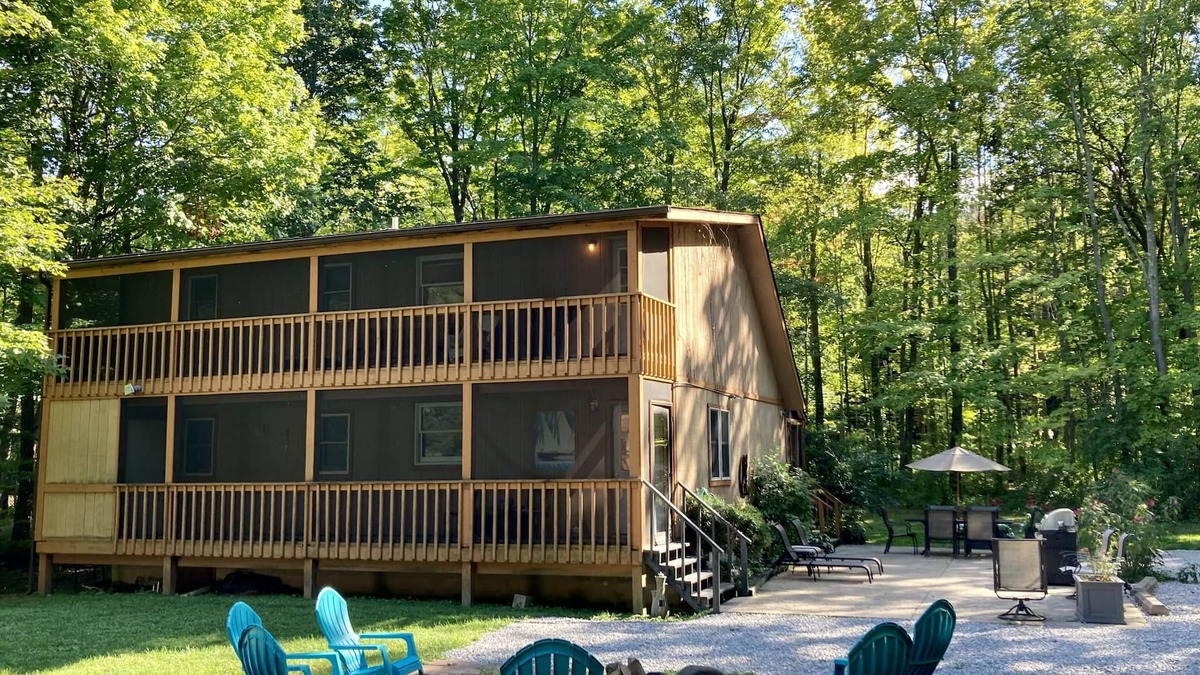 Put-in-Bay House | Secluded Family Cabin in the Woods, on Put-in-Bay!