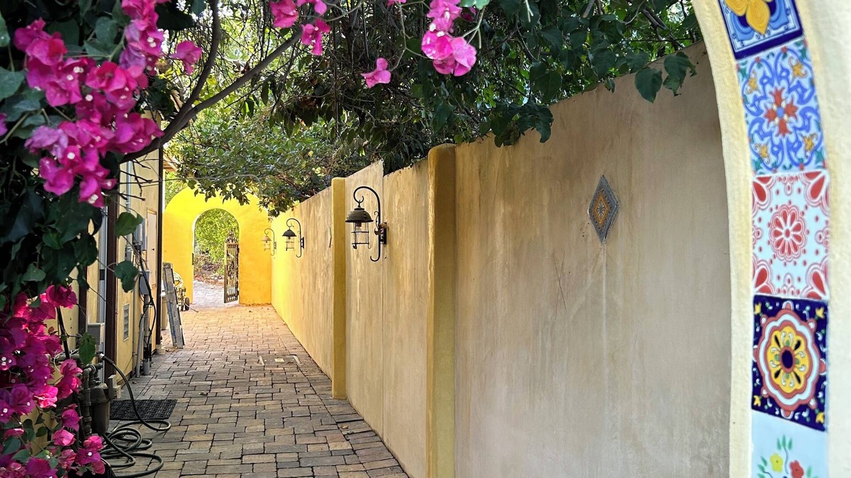 Farm Hills Cottage | Secluded freestanding house in the delightful grape garden, private spa and pool