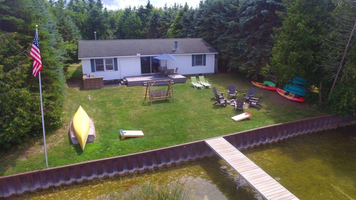 Arcadia House | Secluded Lakefront home, Hiking nearby, Wifi, TV, Paddle Boards, Fire pit, Grill