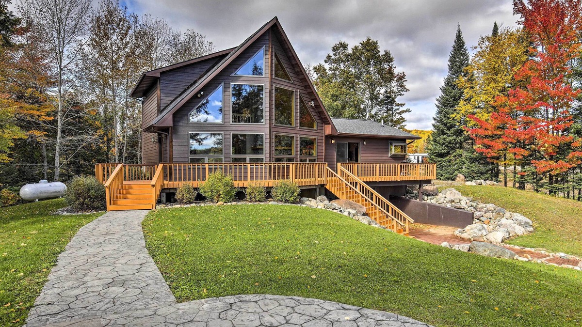 Stambaugh House | Secluded Lakehouse w/Private Dock + Serene Views!