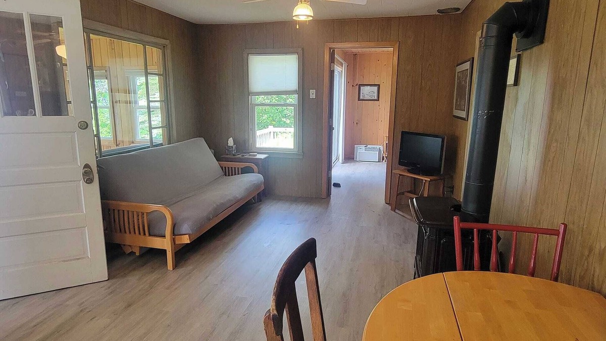 Dalton Cabin | Secluded lakeside cabin, rustic charm, sleeps 6, 700' lakeshore, 10 acres