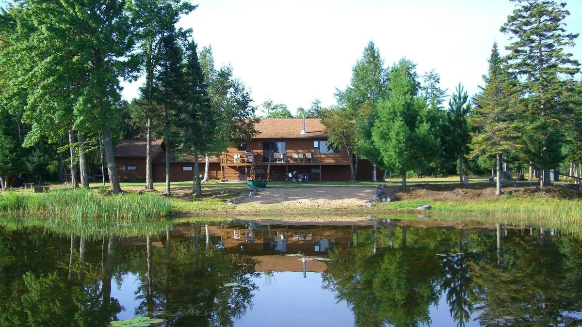 Watersmeet Cabin | Secluded Lodge on Lac Vieux Desert 370 Feet of Lakefront-Private Beach