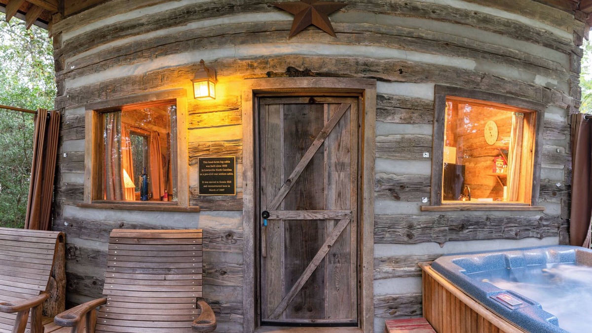Brenham Cabin | Secluded Log Cabin with Hot Tub at Scenic Hill Retreat