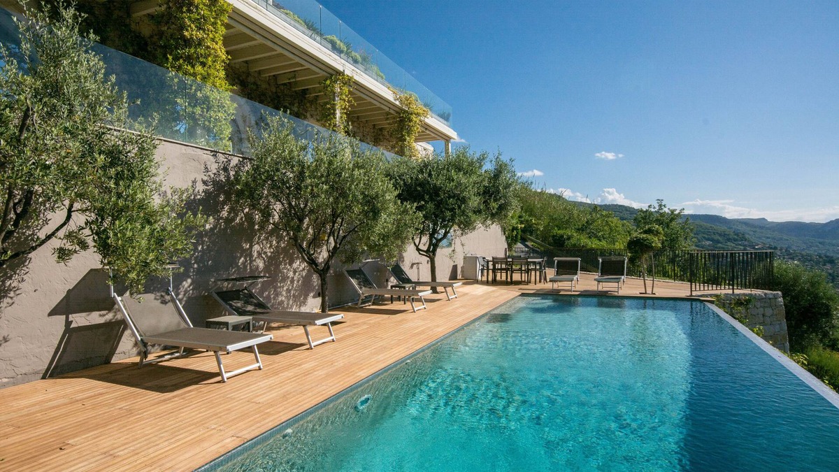 Tourrettes-sur-Loup Villa | Secluded luxury retreat 10 mins to St Paul de Vence, breathtaking sea views