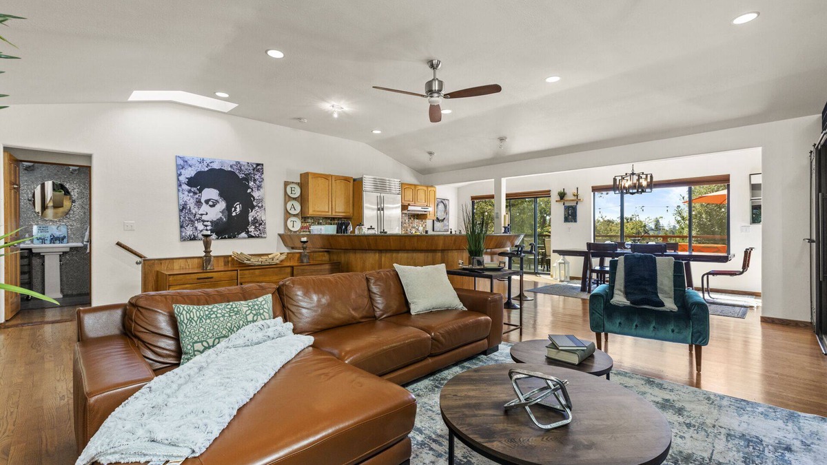 Merriewood House | Secluded Luxury home in Montclair Hills