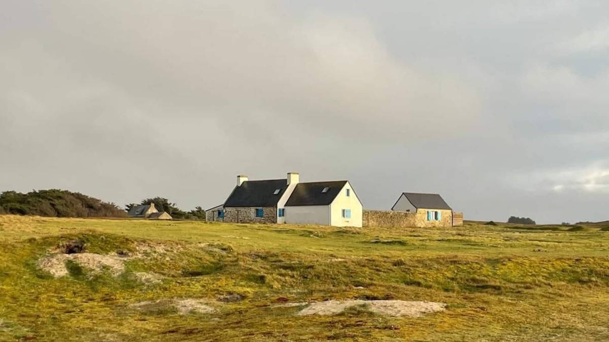 Plomeur House | Secluded Maison de Charme on the Dune 80 meters from the Beach