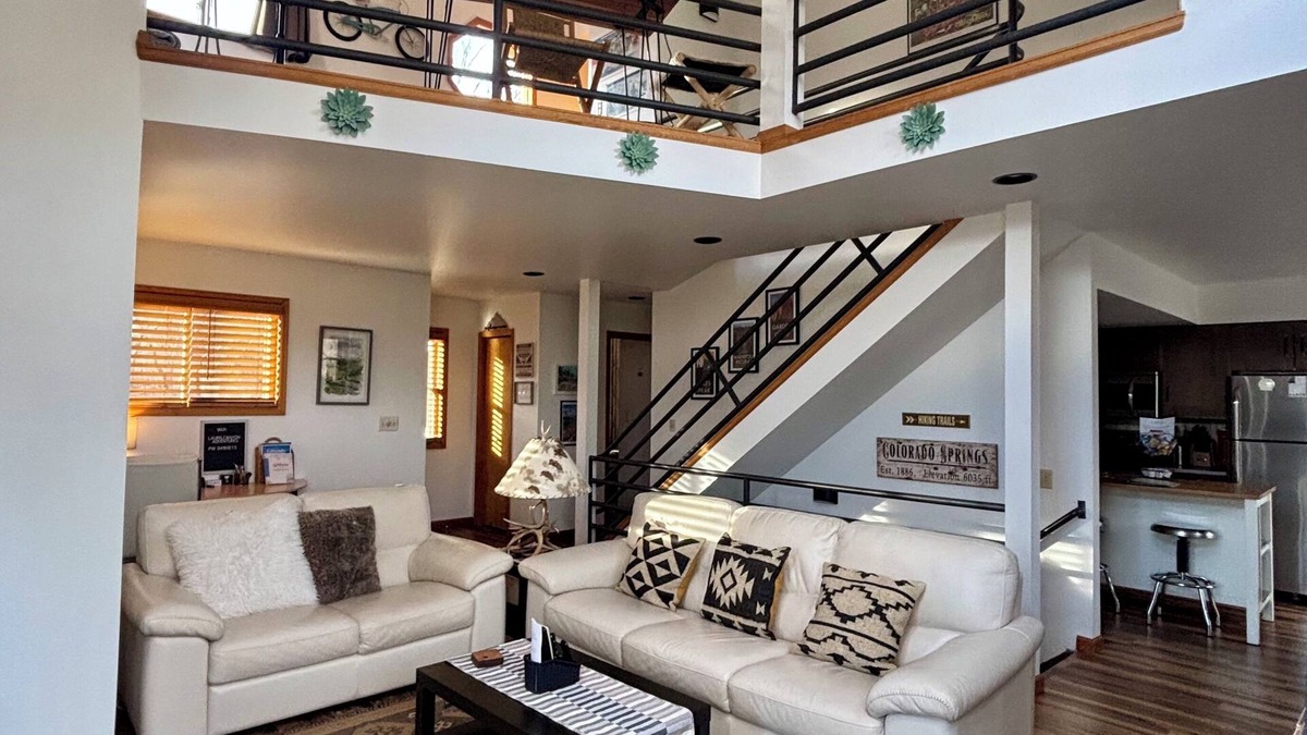 West Colorado Springs House | Secluded Mountain Retreat ~ Walk to Garden of Gods!