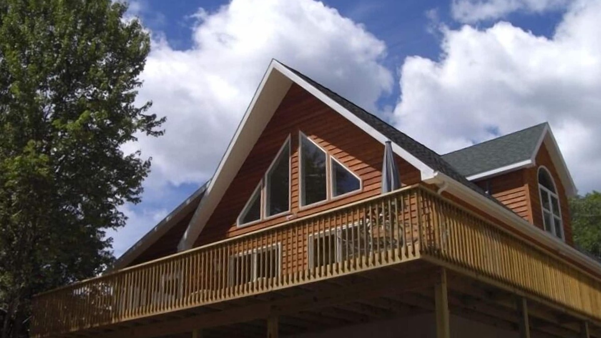 Berkeley Springs Ski Chalet | Secluded,Mountain View, House, Hot tub, Wifi, King beds, Near Cacapon State Park