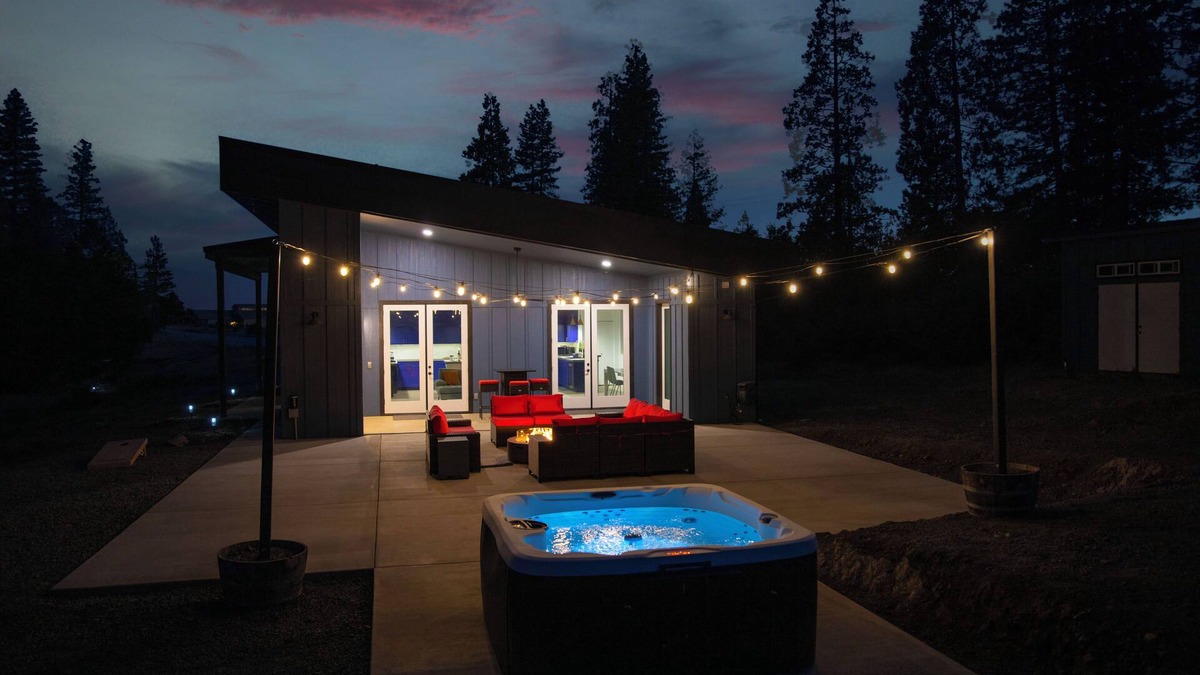 Twain Harte House | Secluded Mountain Home on 7 acres with Hot Tub! Near downtown TH!