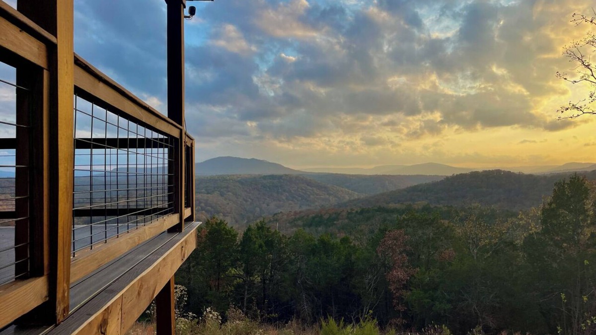 Hasty Cabin | Secluded mountaintop cabin, 40 acres, views of Buffalo River below & wildlife