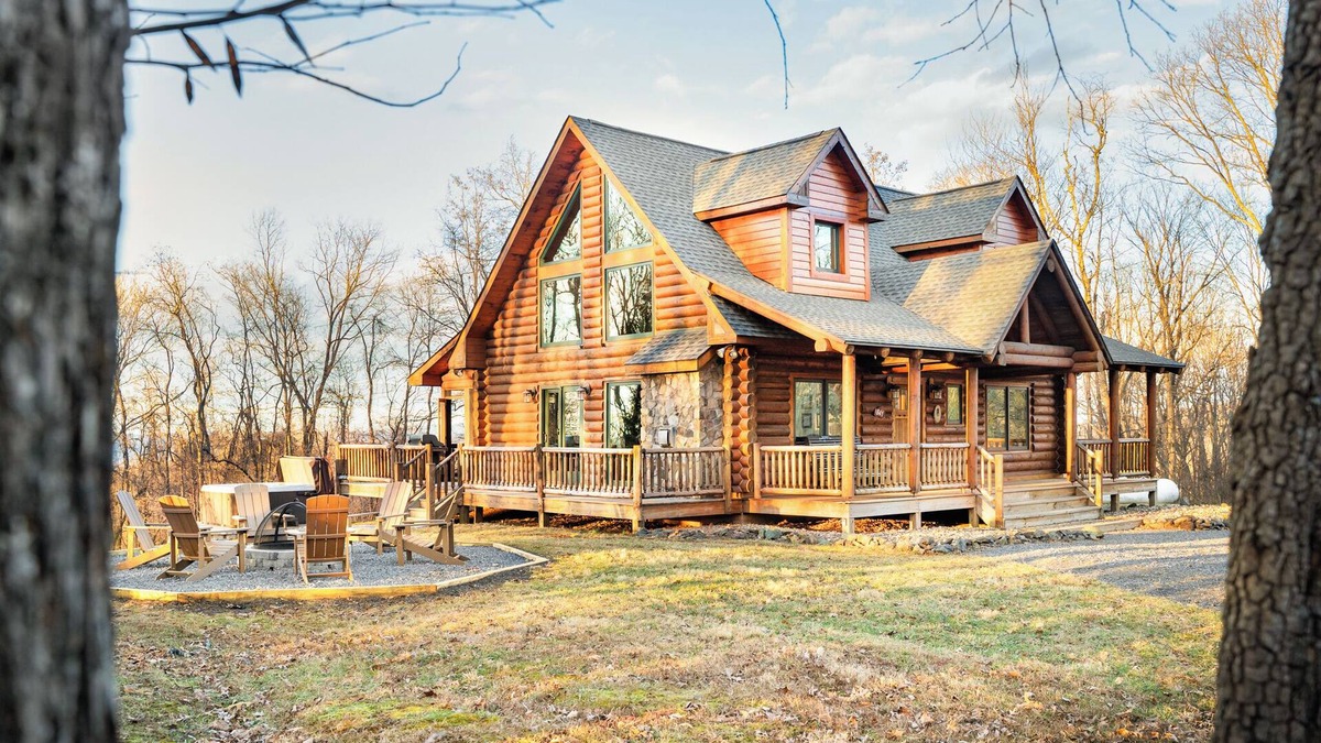 Rileyville House | Secluded Mtn Cabin, Hot Tub, Fire Pit, Stargazing, Surrounded by National Park!