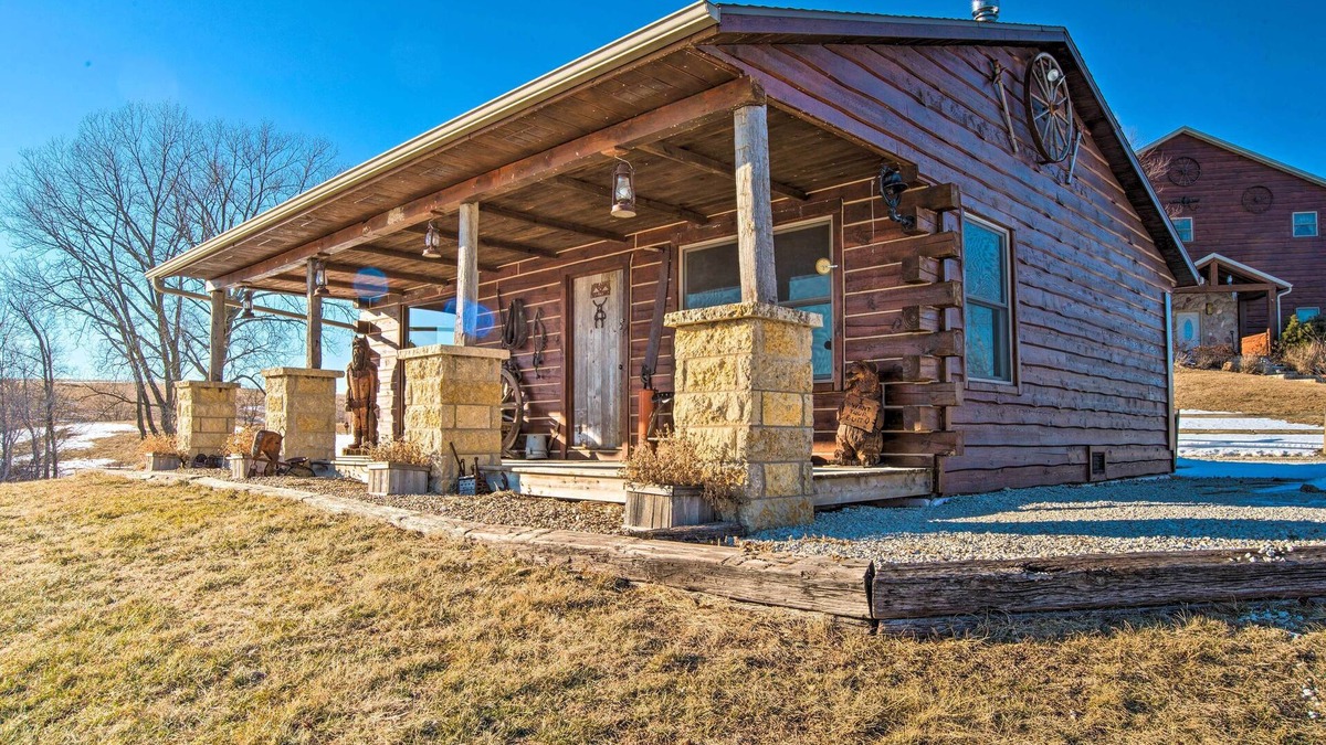 Putnam County Cabin | Secluded Powersville Cabin: 25 Mi to Lake Paho!