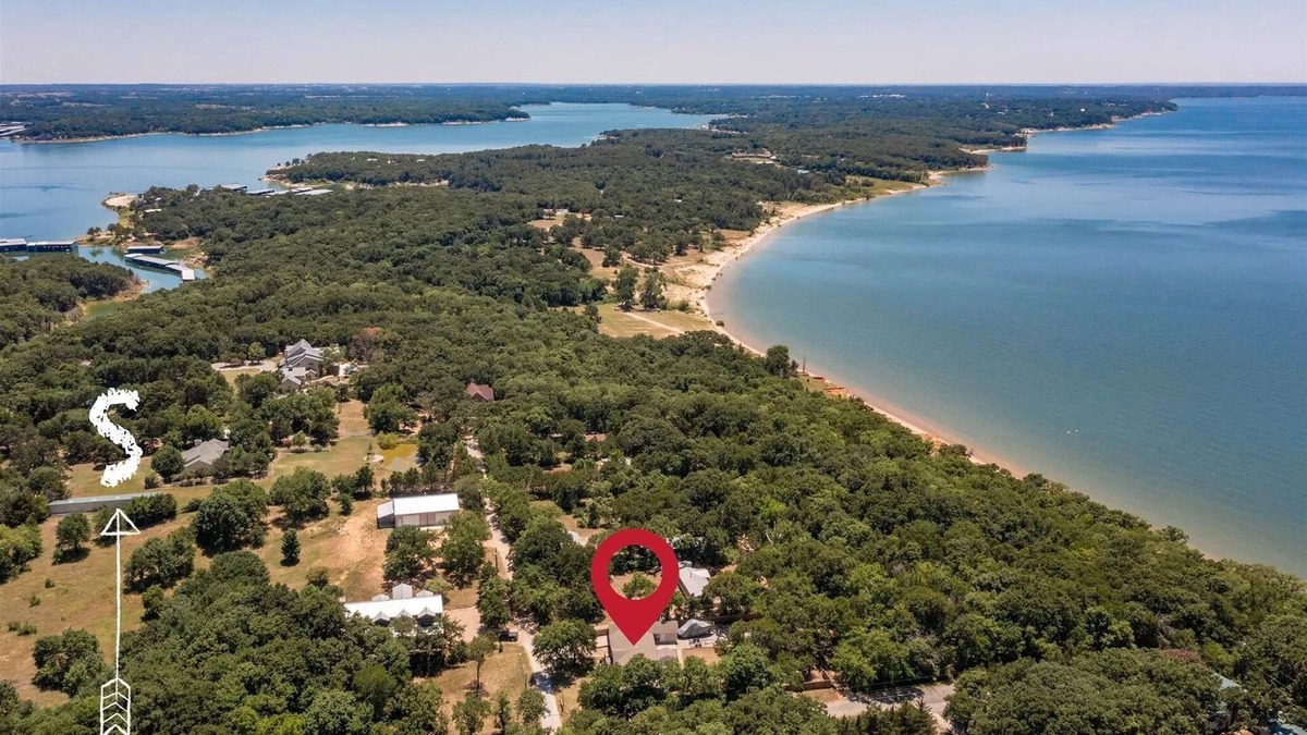 Pottsboro House | Secluded, private get away. Short walk to the beach down a private trail.