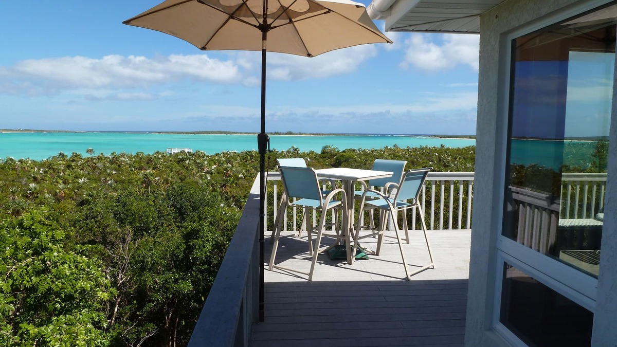 Clarence Town Villa | Secluded & Quiet Beachfront Home w/Beautiful View on Lochabar Bay. Family fun!