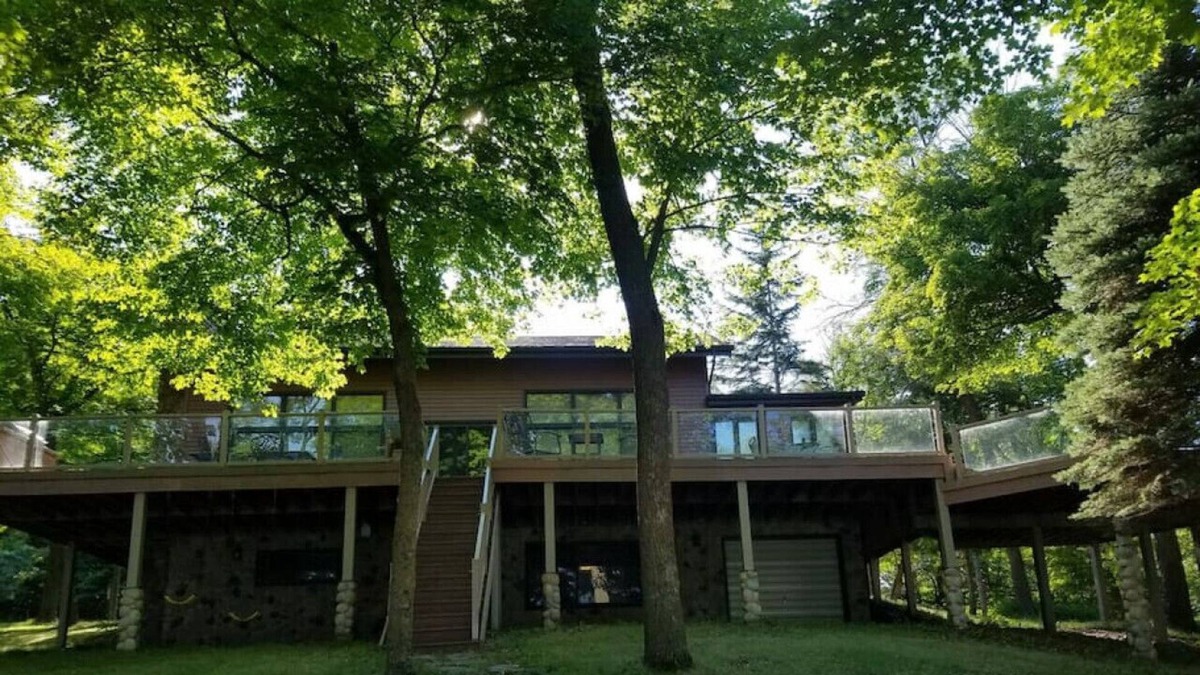 Pelican Rapids Cabin | Secluded Retreat at Stunning Lakefront Estate
