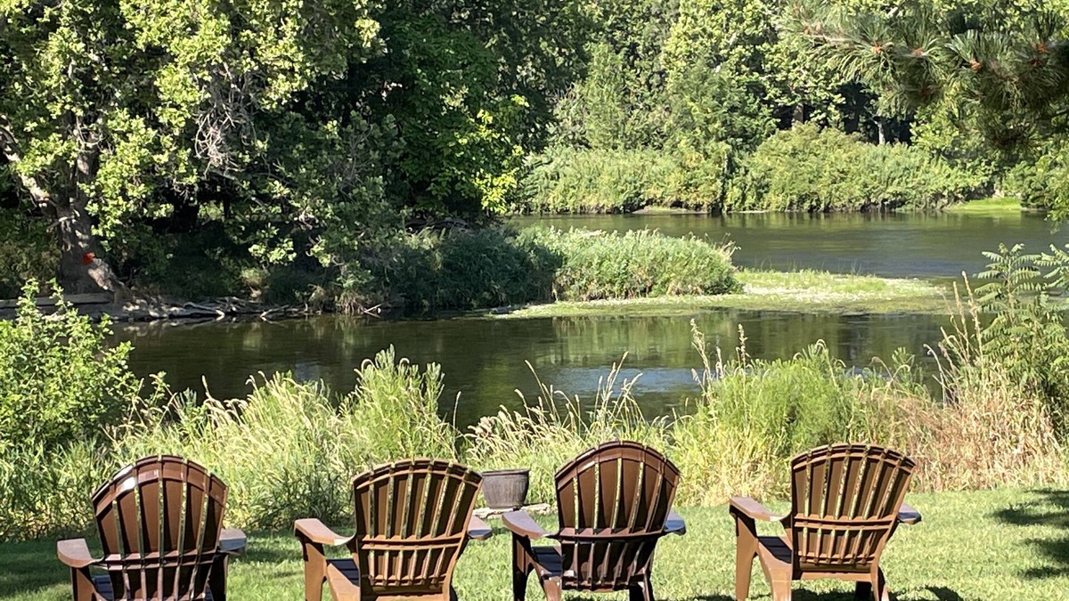 Benton County House | Secluded River Front Home With Easy Access To So Many Activities!