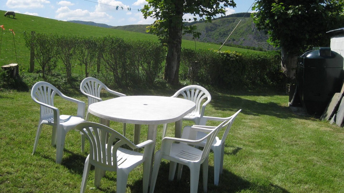 Llanuwchllyn Other | Secluded Snowdonia famhouse with mountain views