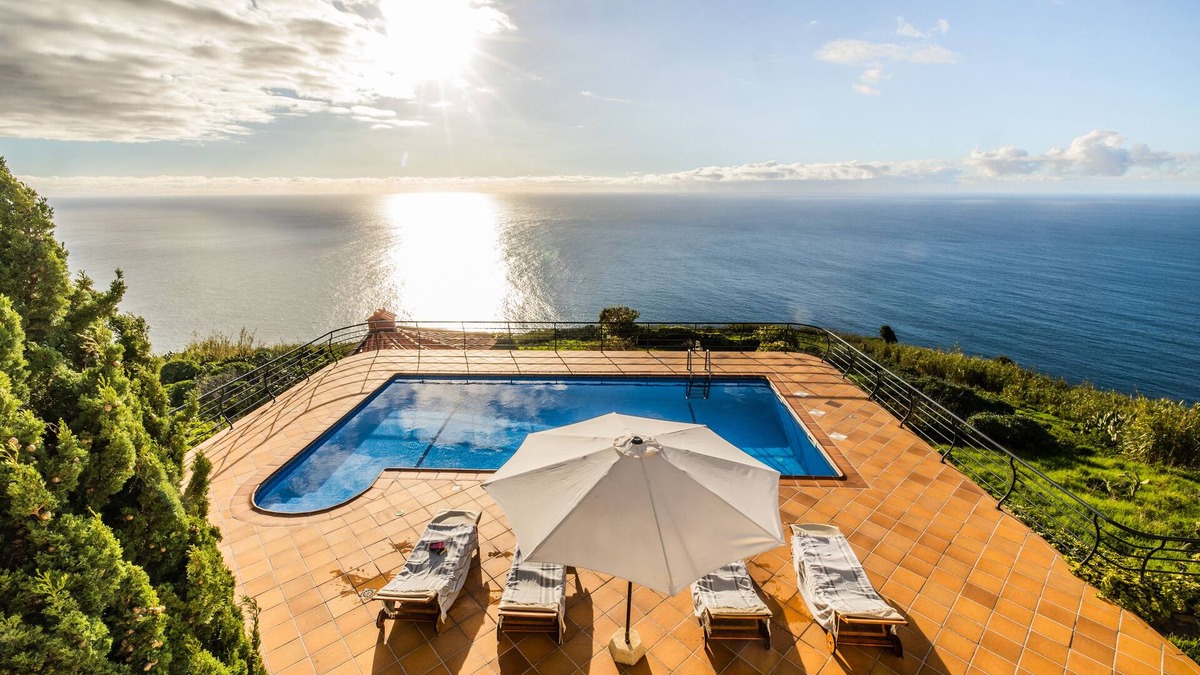 Paul do Mar Villa | Secluded Sunset Villa on Cliff & 180° Ocean Views
