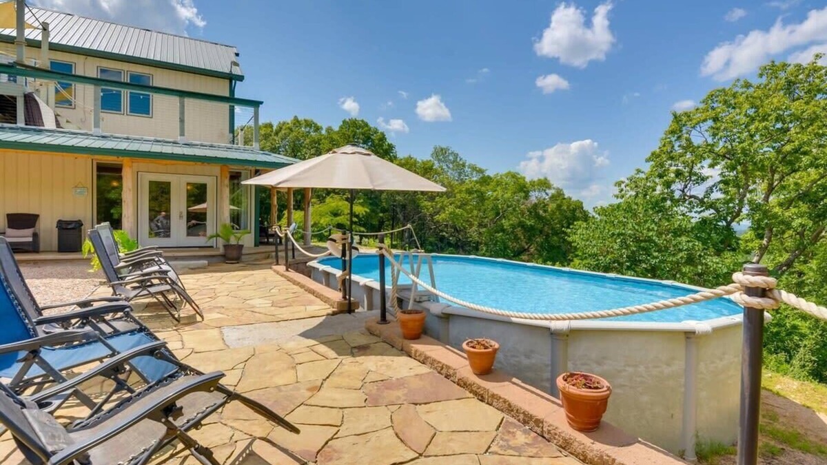 Eureka Springs Apartment | Secluded, views, Hot Tub Sleeps 4