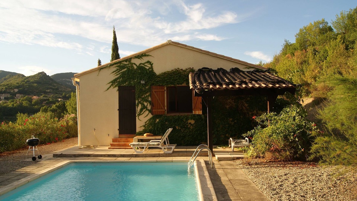 Lodeve Villa | Secluded Villa With Private Pool
