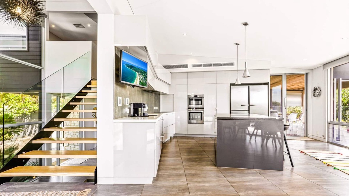 Castaways Beach Apartment | Seclusion by the sea, Castaways Beach