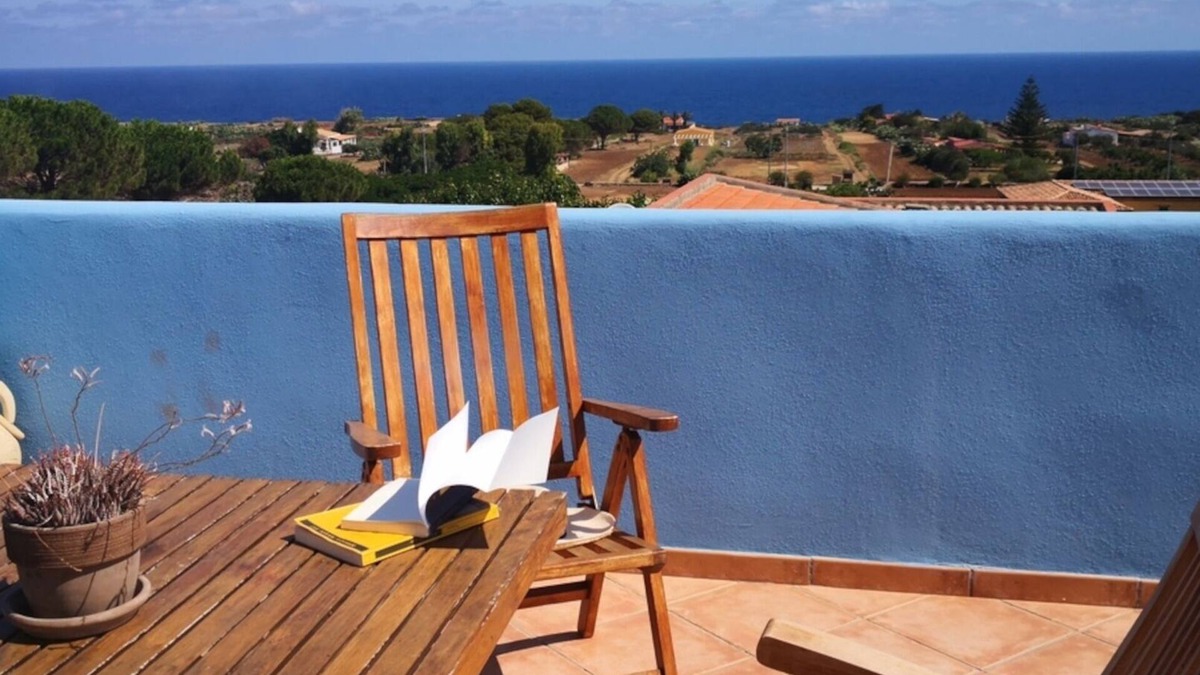 Ustica Apartment | Second floor apartment with spectacular sea view terrace