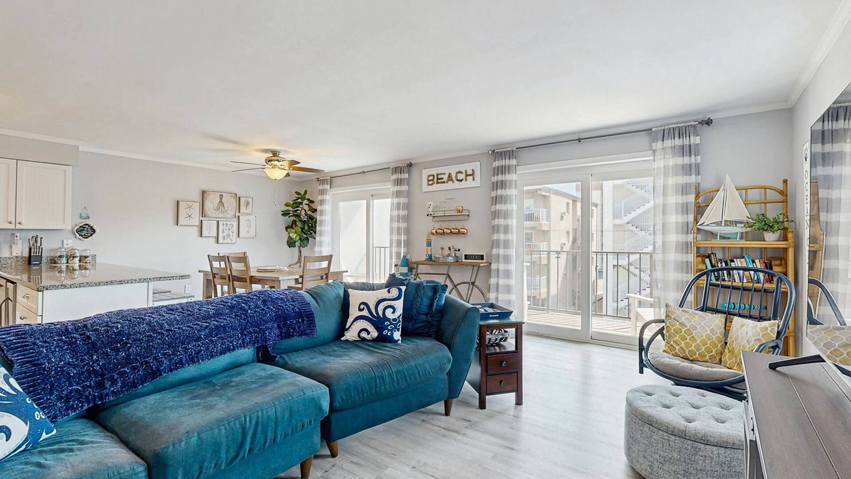 North Ocean City Condo | Second-Floor Condo 1 Block from the Beach w/Balcony, AC, WiFi & Shared Pool