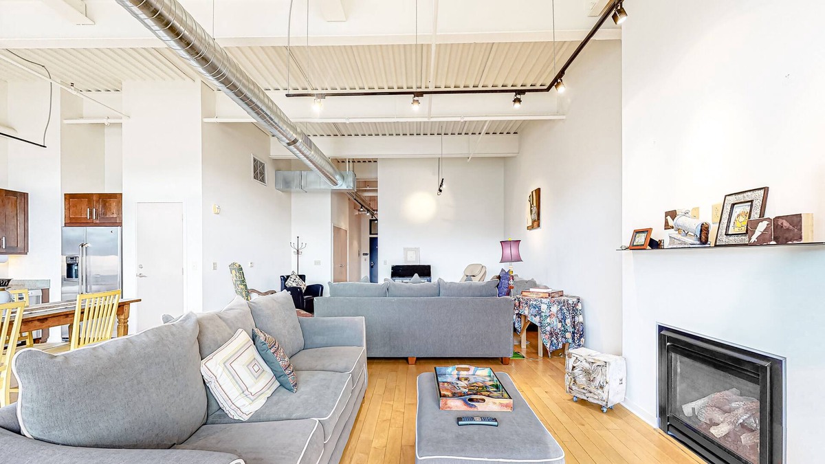 Basalt Condo | Second Floor Loft Condo with Fast WiFi, Gas Fireplace, and Private Washer/Dryer